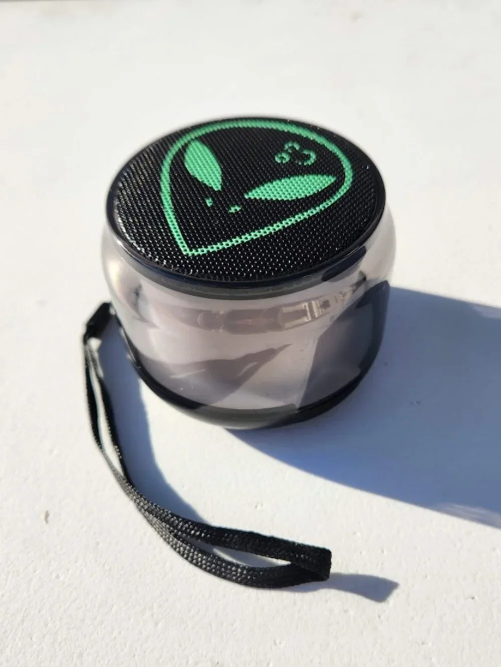 New Alien Bluetooth Portable Speaker LED Lights Rechargeable Battery - Recharges